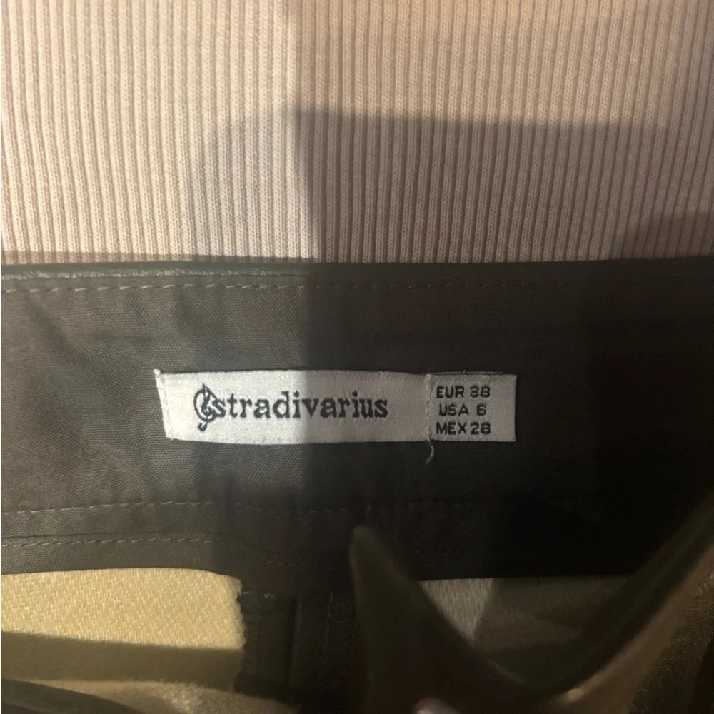✨ Stradivarius dark olive green Vegan Skirt - 
EUC 💫 - Picture 3 of 8